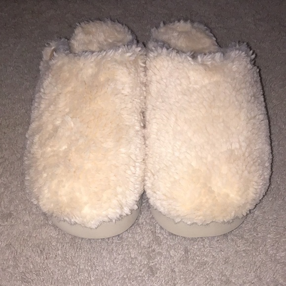 UGG Shoes - UGG Slippers
